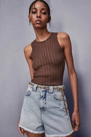 CC 2877920TOP20CU20DETALII20TRANSPARENTE20 20PATRIZIA20PEPE20MARO G1.webp